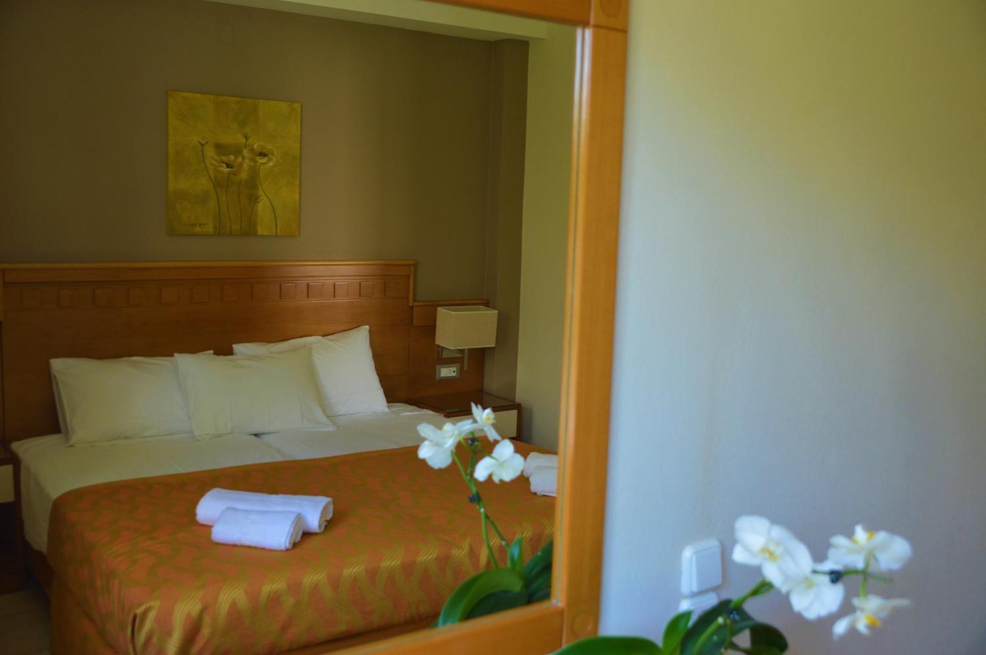 Helios Apartments Kato Daratso Room photo
