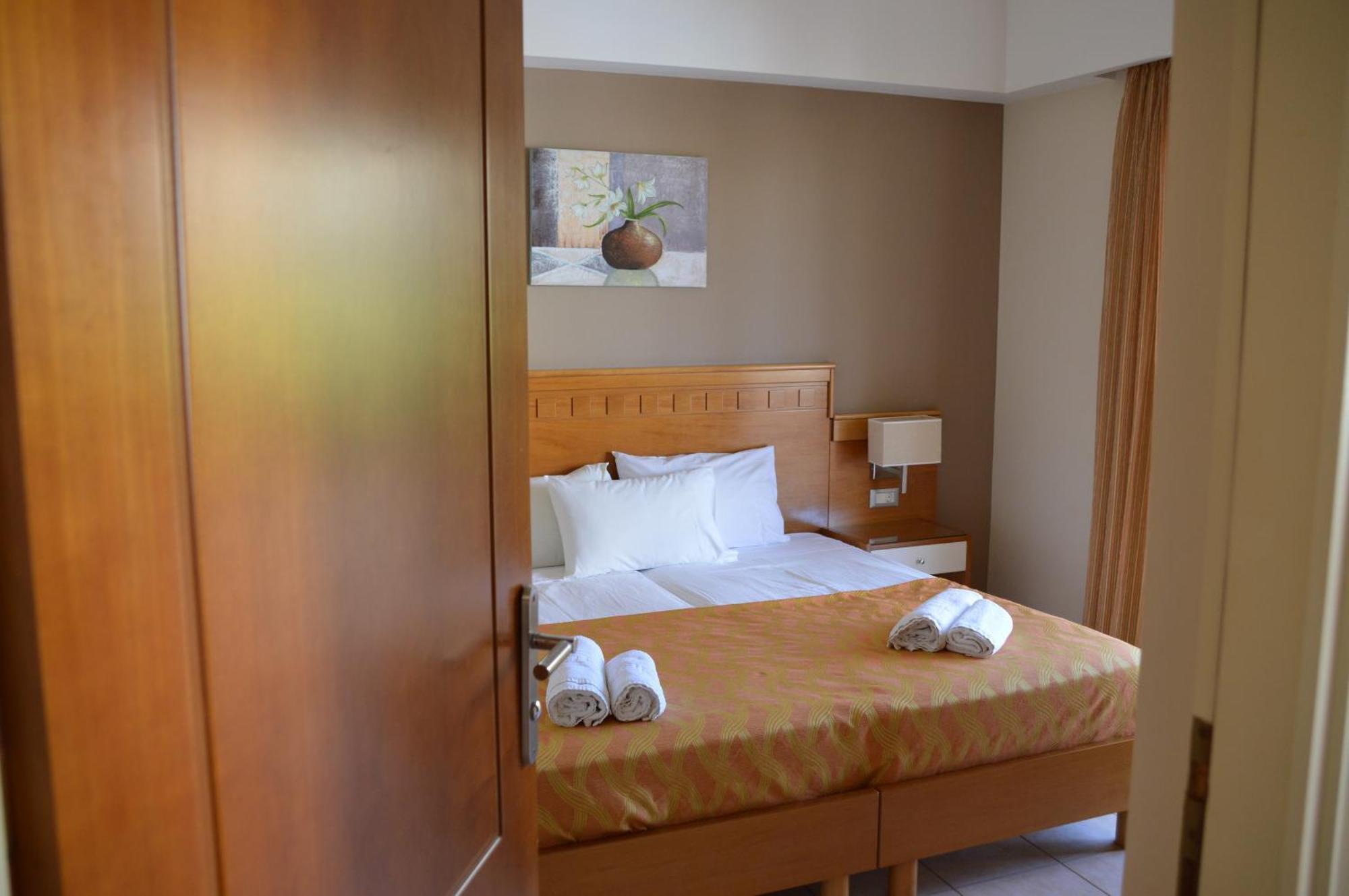 Helios Apartments Kato Daratso Room photo