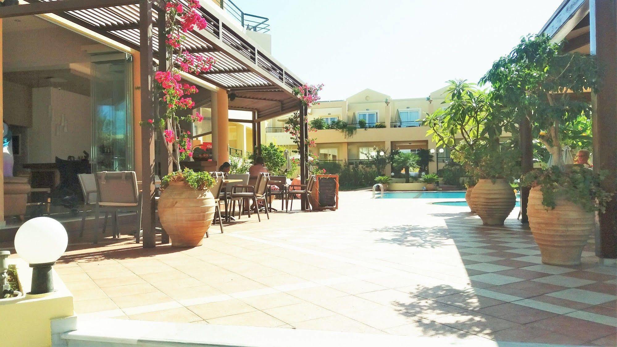 Helios Apartments Kato Daratso Exterior photo